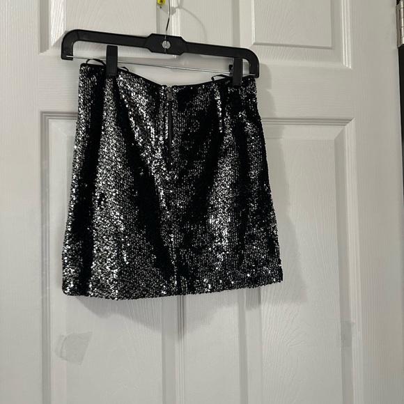 Forever 21 Silver Sequin Mini Skirt Cocktail - Picture 2 of 4